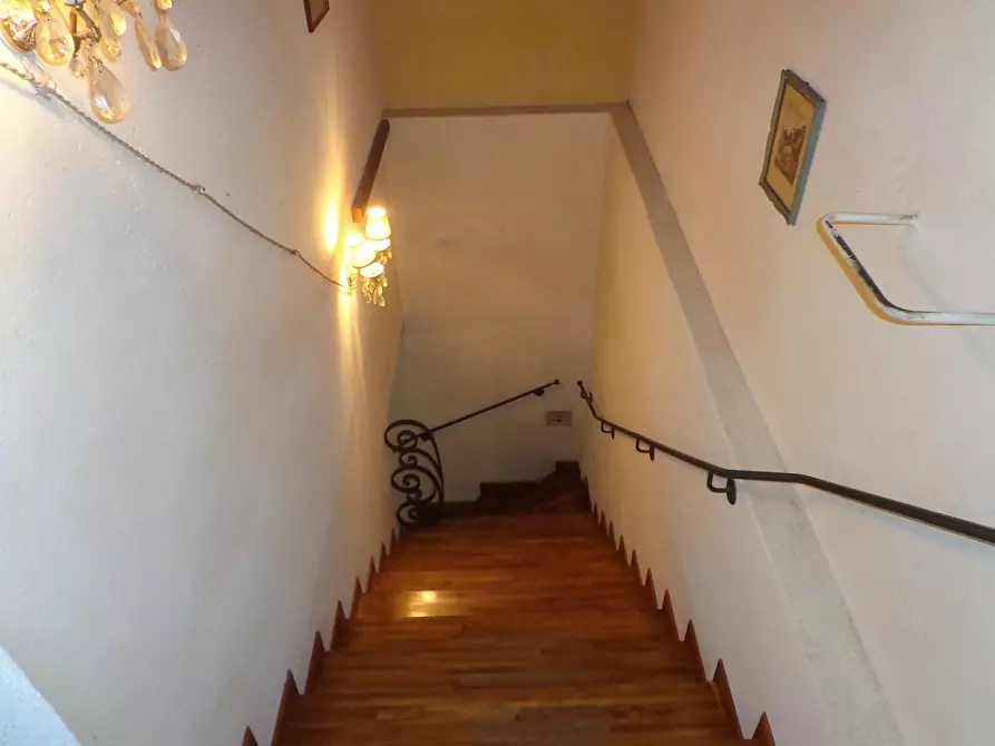 Immagine 38 di Villa in vendita  a Lucca