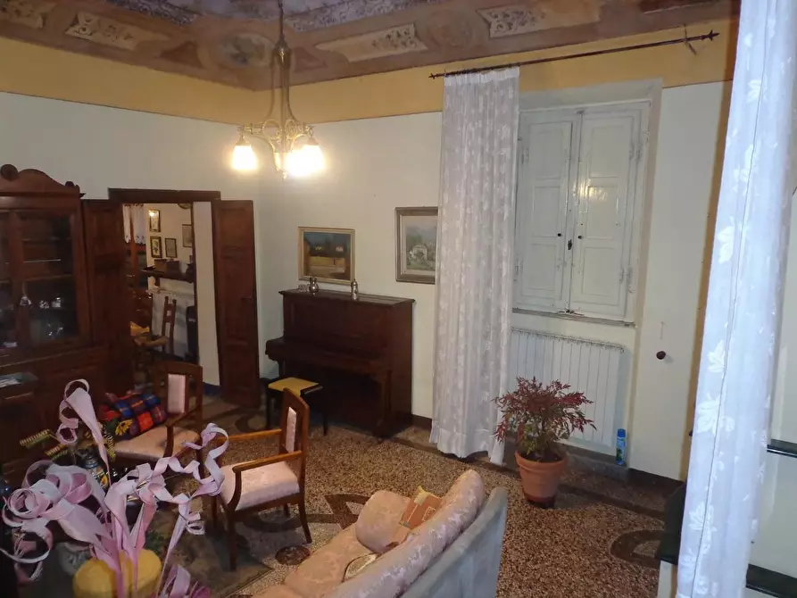 Immagine 47 di Villa in vendita  a Lucca