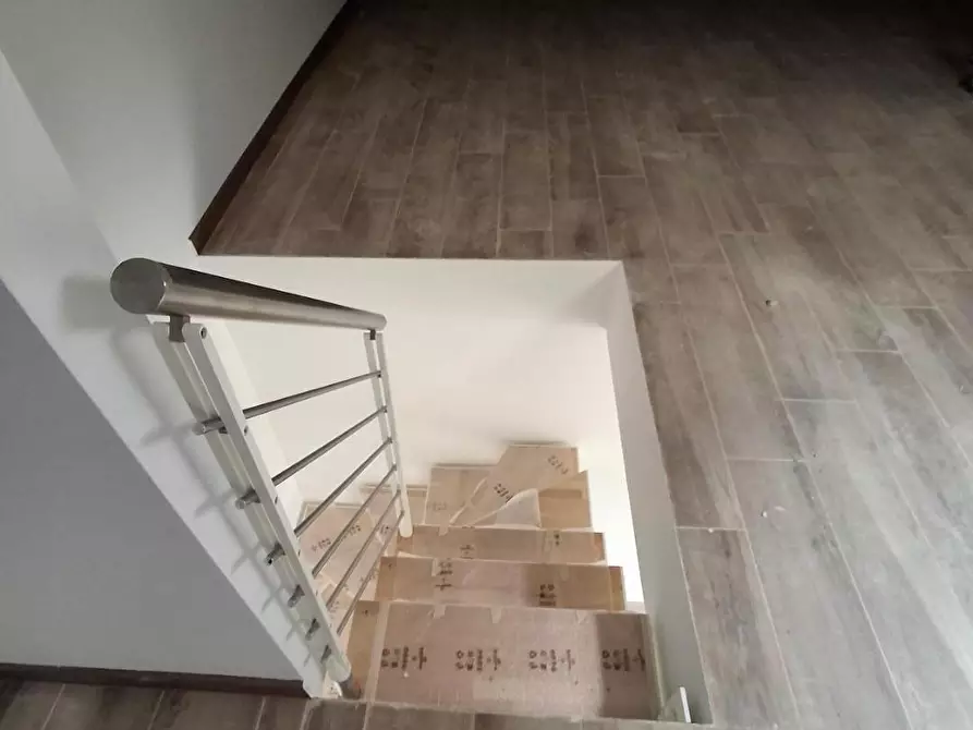 Immagine 12 di Appartamento in vendita  a Capraia E Limite