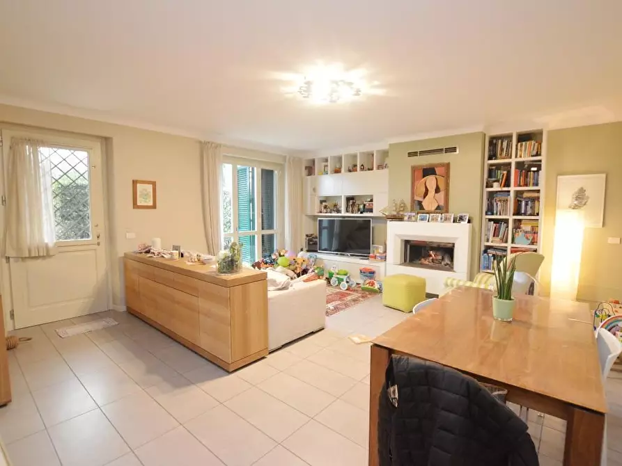 Immagine 2 di Casa bifamiliare in vendita  a Capannori