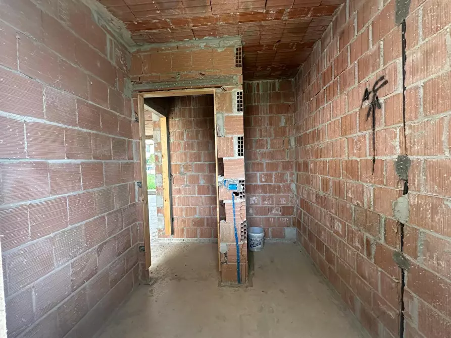 Immagine 4 di Casa bifamiliare in vendita  a Massa E Cozzile