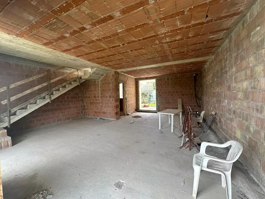 Immagine 3 di Casa bifamiliare in vendita  a Massa E Cozzile