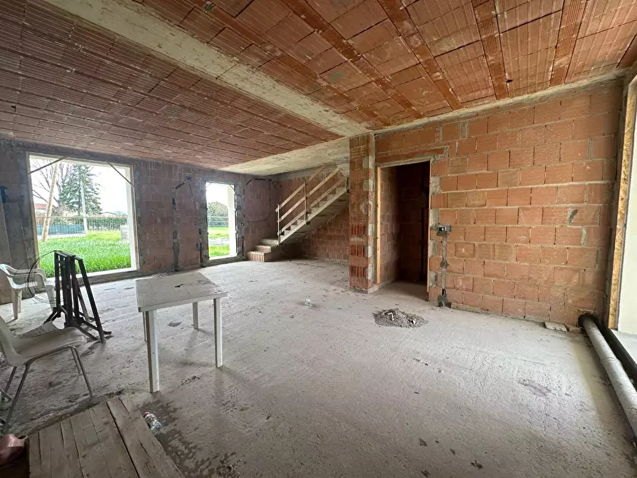 Immagine 2 di Casa bifamiliare in vendita  a Massa E Cozzile