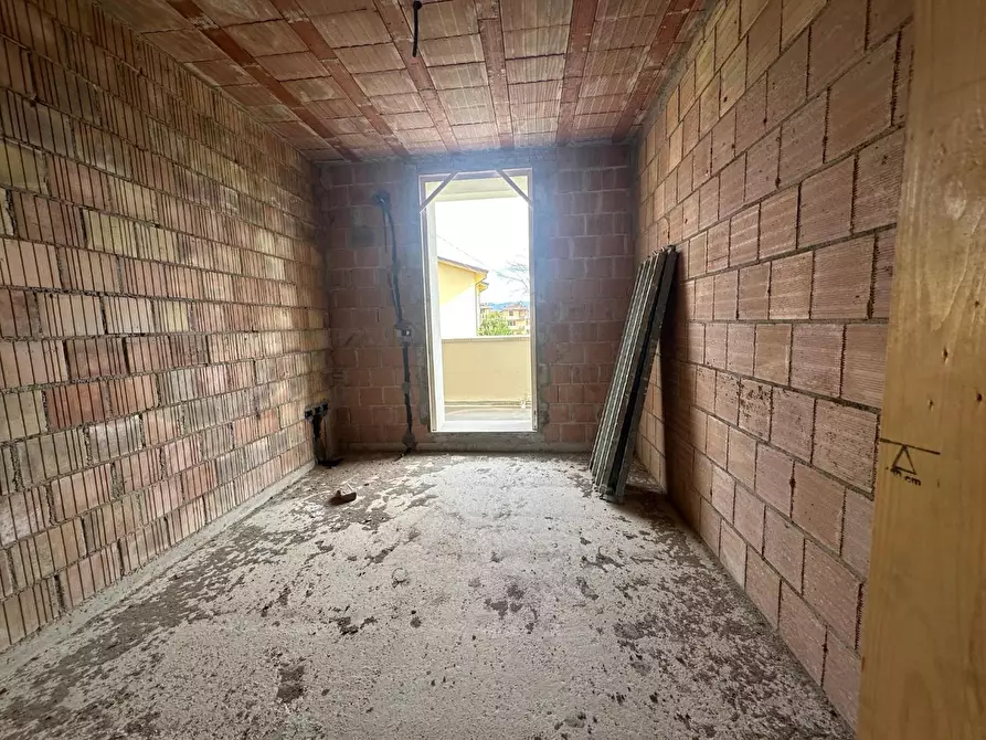 Immagine 10 di Casa bifamiliare in vendita  a Massa E Cozzile