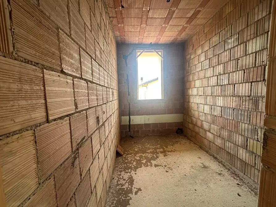 Immagine 12 di Casa bifamiliare in vendita  a Massa E Cozzile