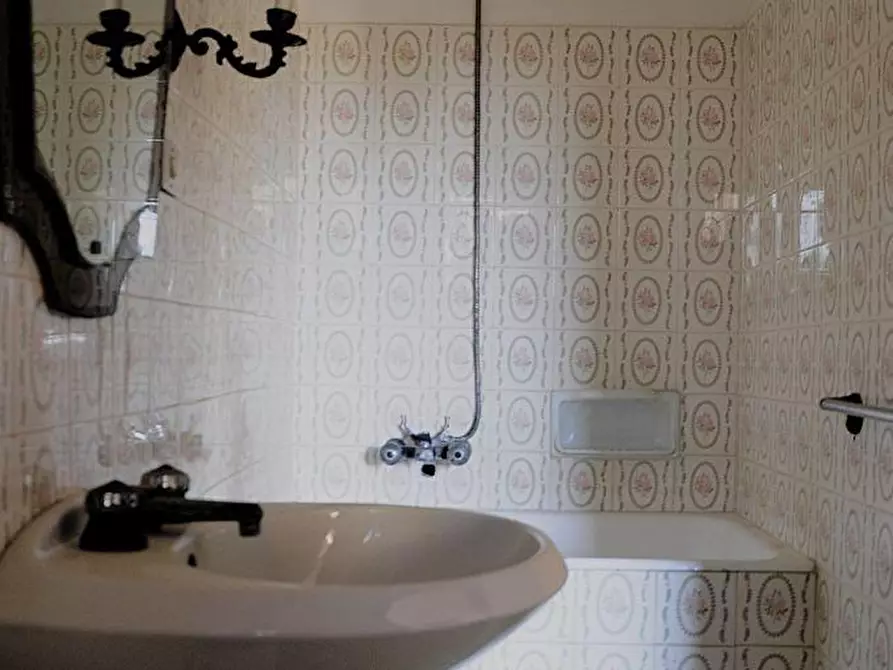 Immagine 22 di Appartamento in vendita  a Casole D'elsa