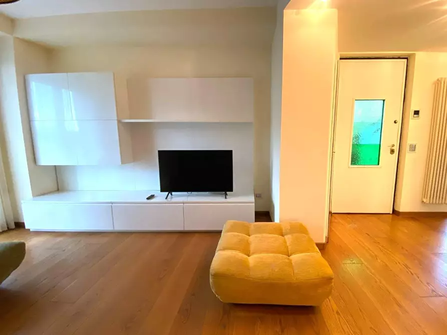 Immagine 2 di Appartamento in vendita  a Massa