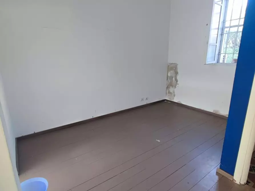 Immagine 4 di Locale commerciale in affitto  a Palaia