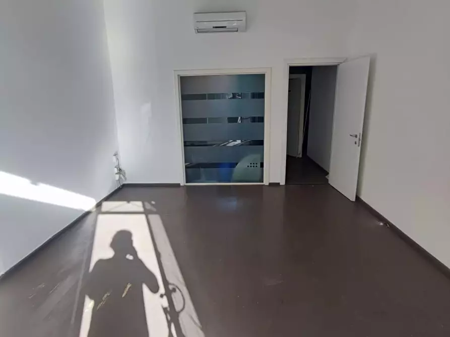 Immagine 1 di Locale commerciale in affitto  a Palaia