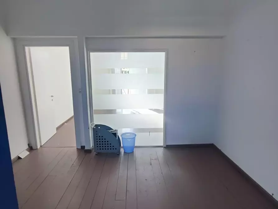 Immagine 5 di Locale commerciale in affitto  a Palaia