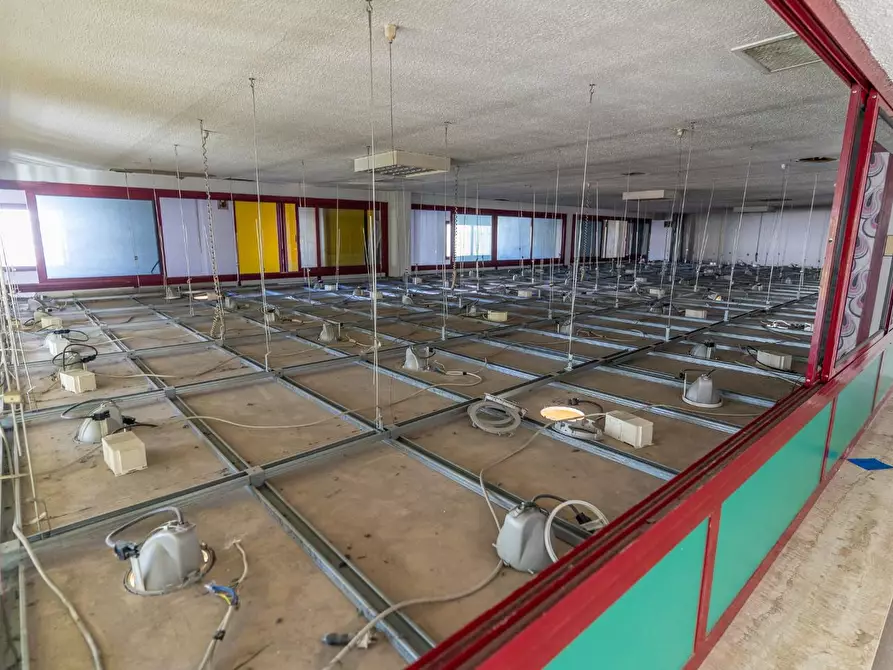 Immagine 20 di Locale commerciale in vendita  a Santa Croce Sull'arno