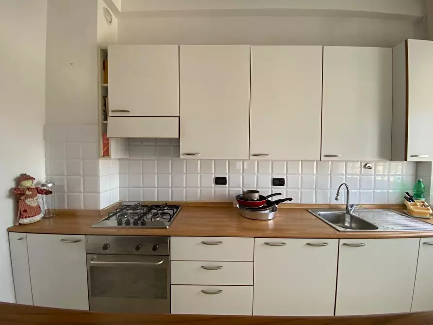 Immagine 4 di Appartamento in vendita  a Massa