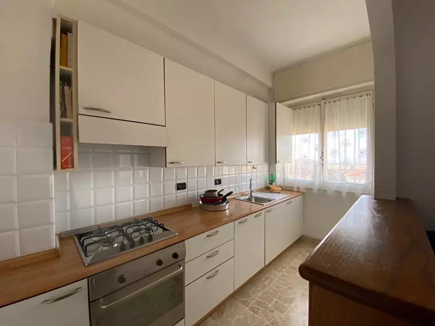 Immagine 3 di Appartamento in vendita  a Massa