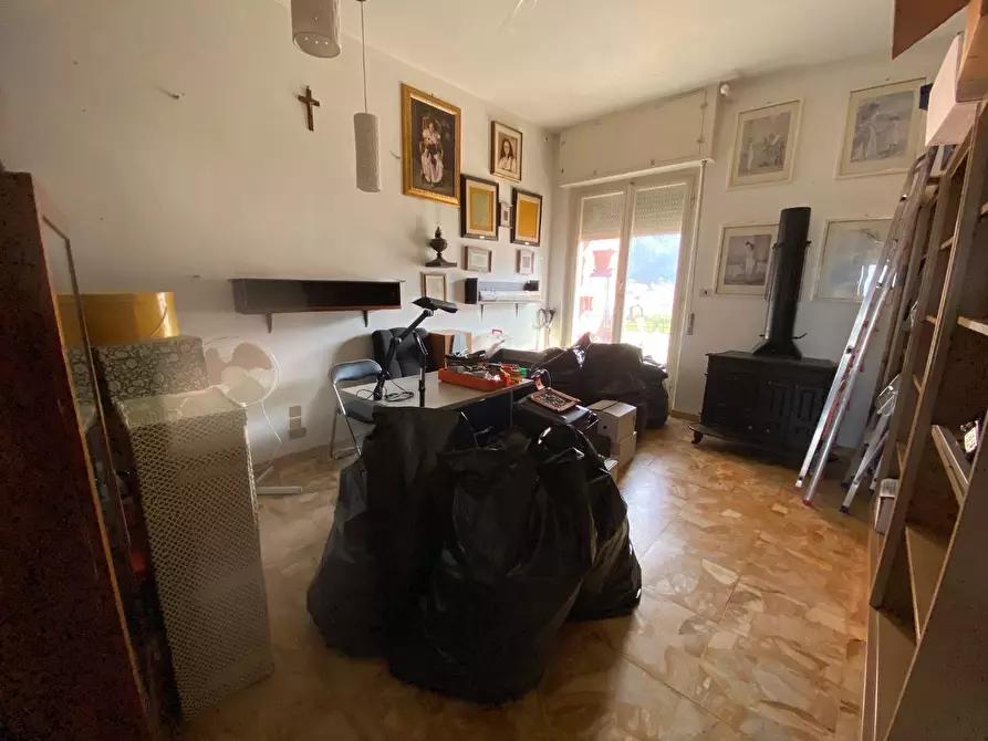 Immagine 11 di Appartamento in vendita  a Massa