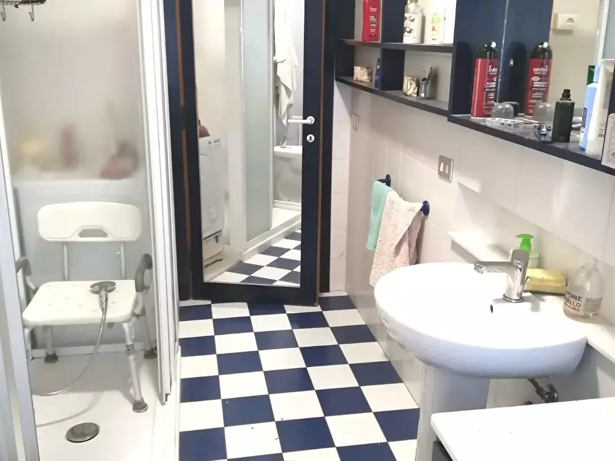 Immagine 16 di Mansarda in vendita  a Cascina