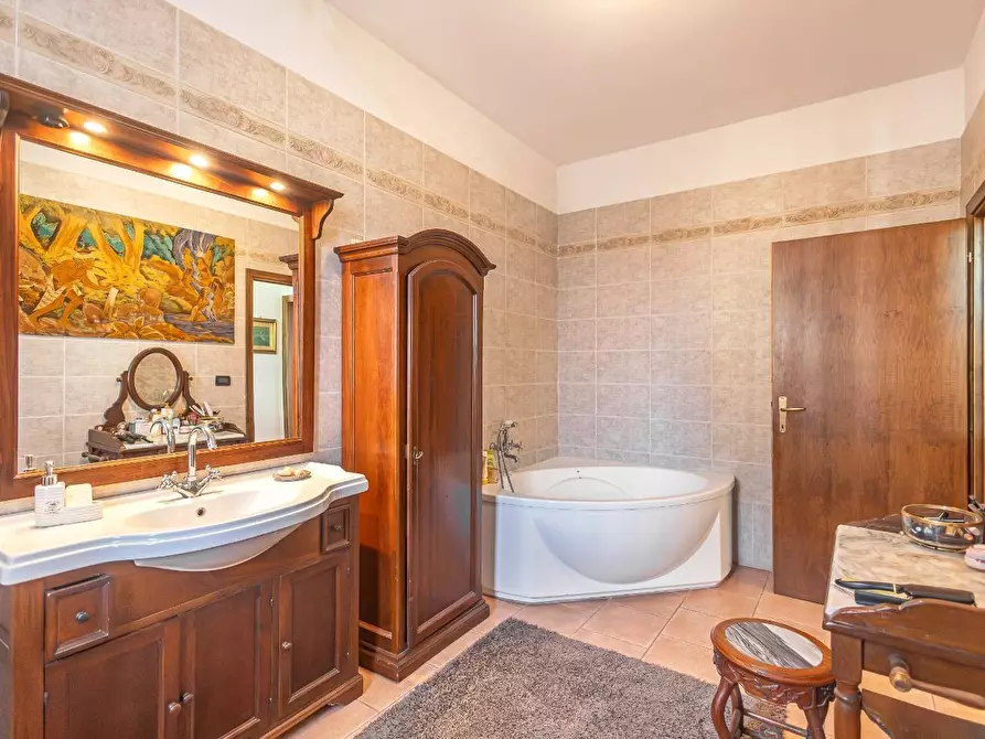 Immagine 9 di Appartamento in vendita  a Santa Maria A Monte