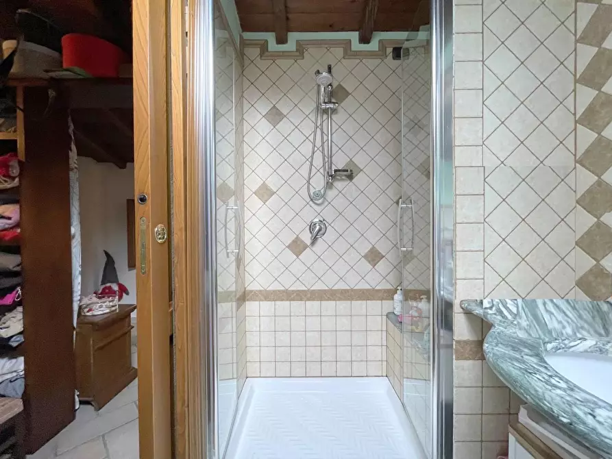 Immagine 45 di Casa indipendente in vendita  a Camaiore