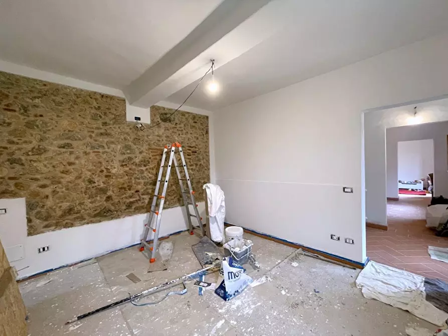 Immagine 12 di Casa indipendente in vendita  a Camaiore