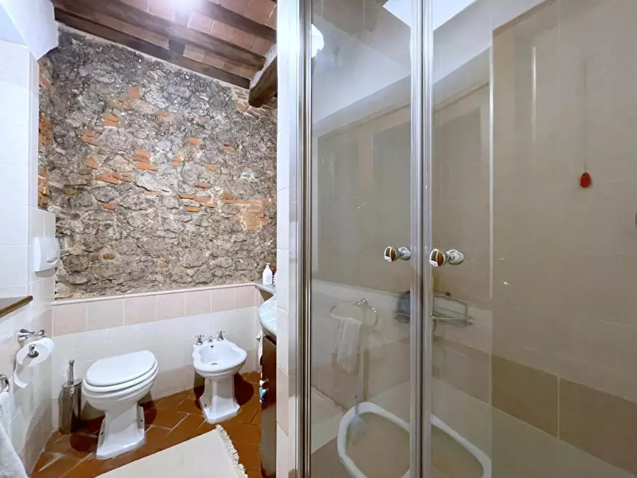 Immagine 28 di Casa indipendente in vendita  a Camaiore