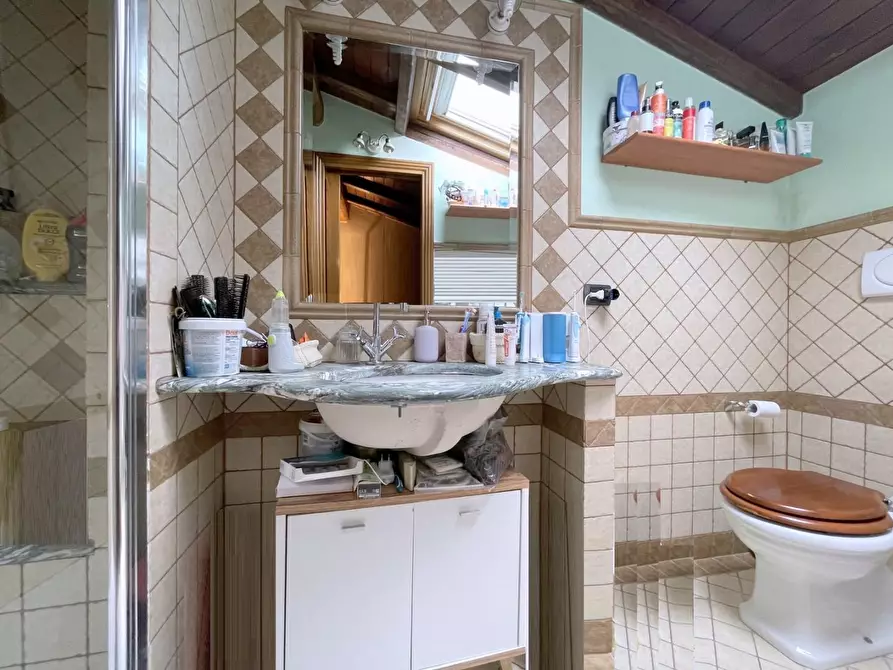 Immagine 43 di Casa indipendente in vendita  a Camaiore