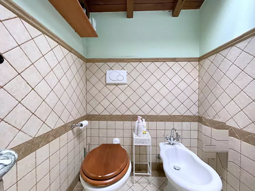 Immagine 44 di Casa indipendente in vendita  a Camaiore