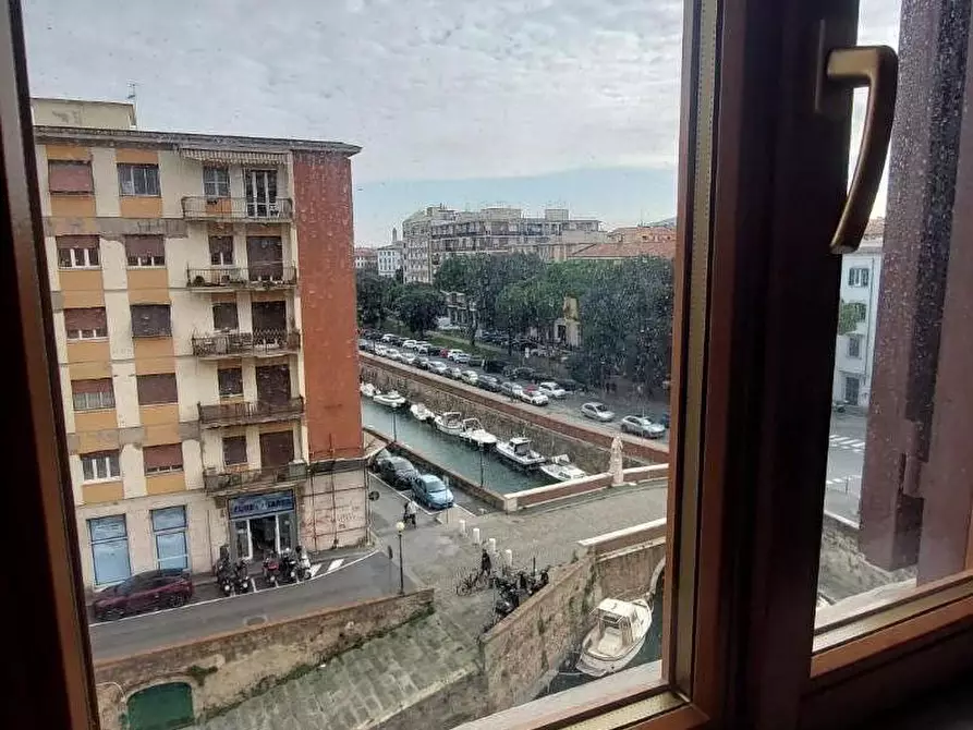 Immagine 5 di Appartamento in vendita  a Livorno