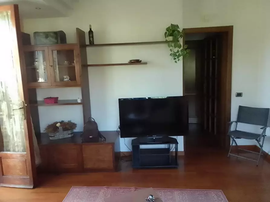 Immagine 10 di Appartamento in vendita  a Massa