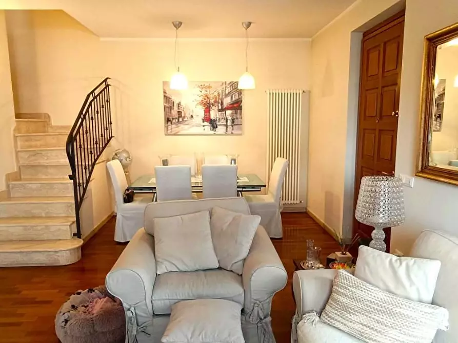 Immagine 10 di Appartamento in vendita  a Massa