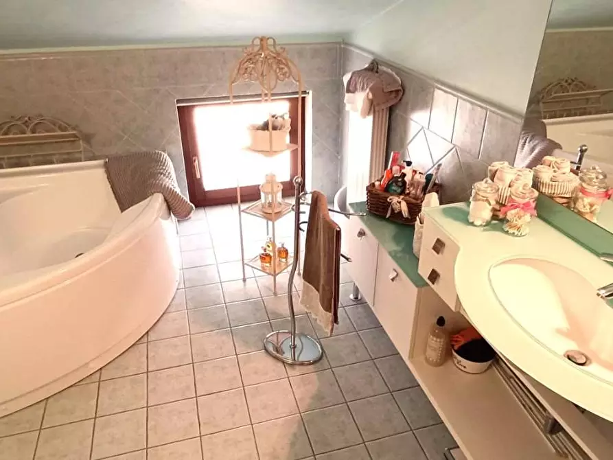 Immagine 22 di Appartamento in vendita  a Massa