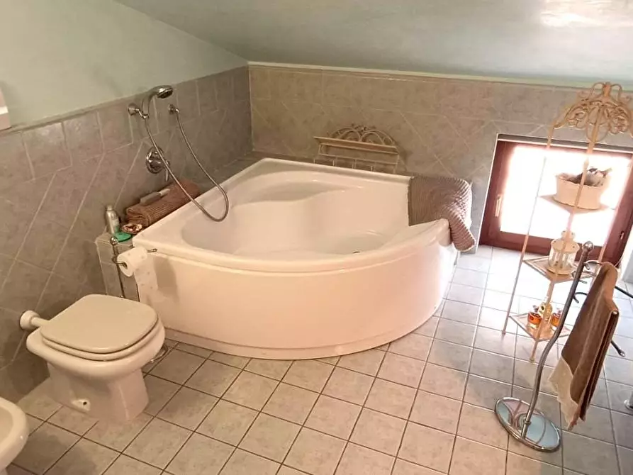 Immagine 28 di Appartamento in vendita  a Massa