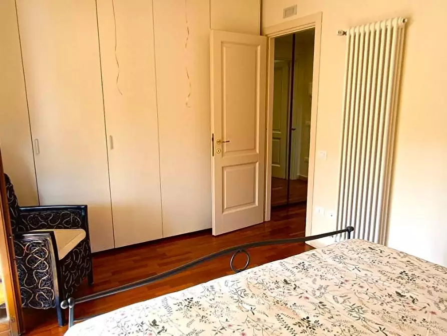 Immagine 17 di Appartamento in vendita  a Massa