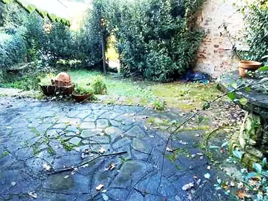 Immagine 7 di Rustico / casale in vendita  a Camaiore