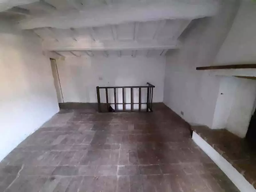 Immagine 32 di Rustico / casale in vendita  a Camaiore