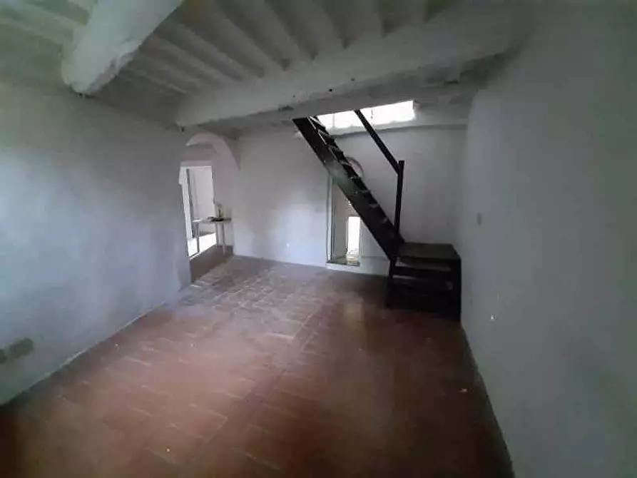 Immagine 28 di Rustico / casale in vendita  a Camaiore