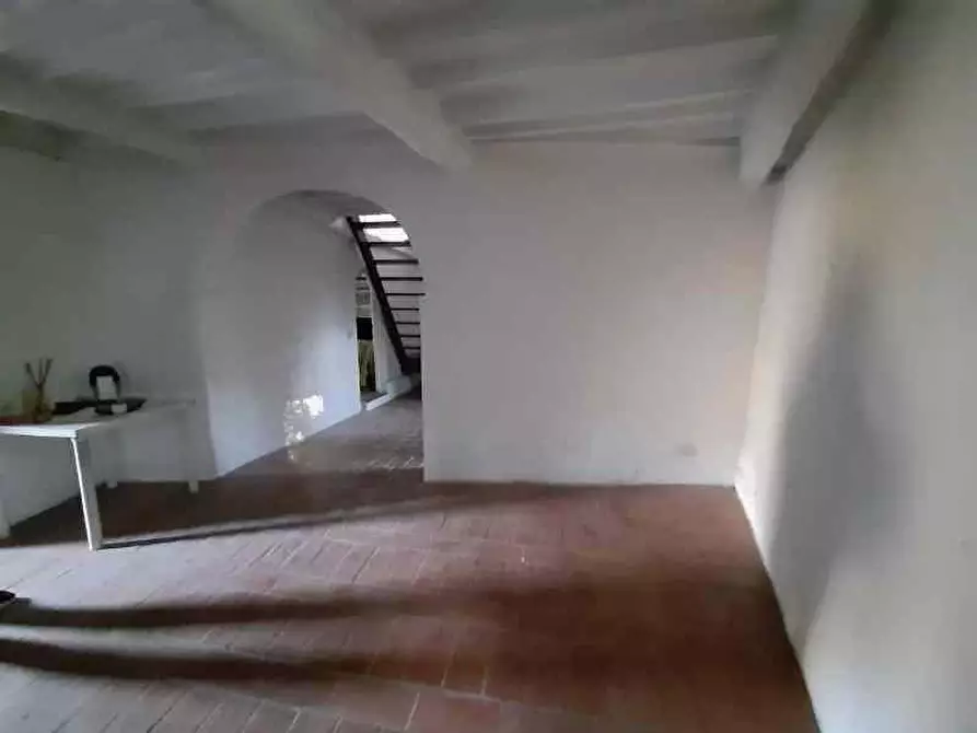 Immagine 21 di Rustico / casale in vendita  a Camaiore