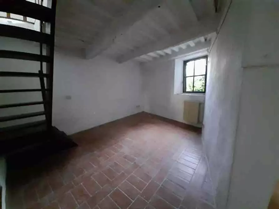 Immagine 29 di Rustico / casale in vendita  a Camaiore