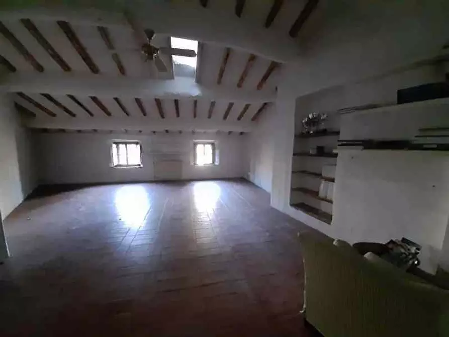 Immagine 16 di Rustico / casale in vendita  a Camaiore