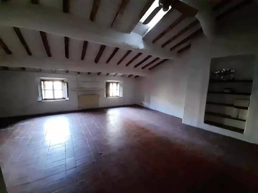 Immagine 15 di Rustico / casale in vendita  a Camaiore