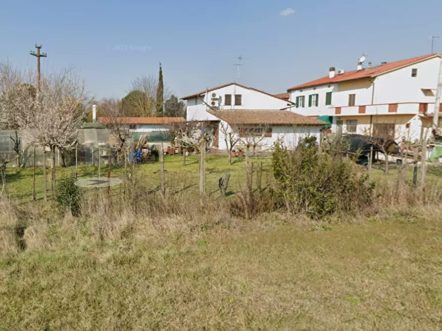casa indipendente in vendita a Cascina in zona Latignano