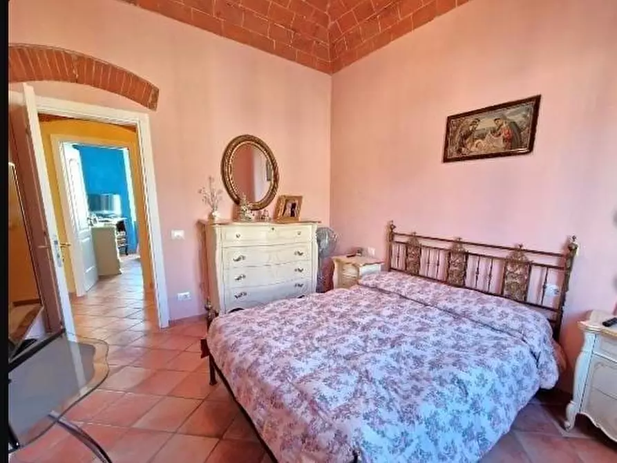 Immagine 11 di Villa in vendita  a Viareggio