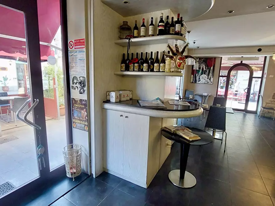 Immagine 20 di Bar / Ristorante in vendita  a Viareggio