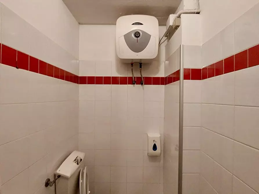 Immagine 8 di Bar / Ristorante in vendita  a Viareggio