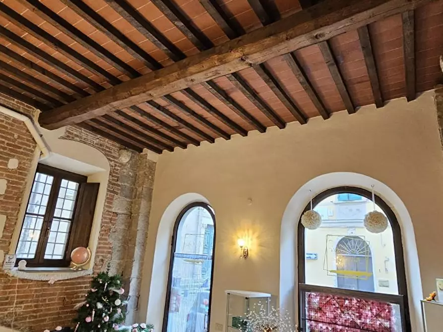 Immagine 3 di Locale commerciale in affitto  a Pisa