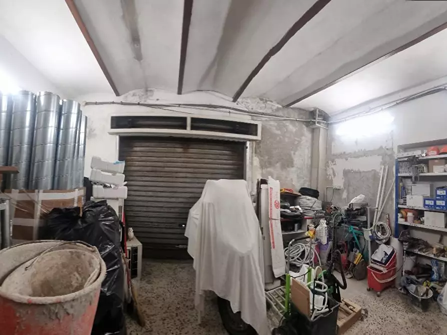 Immagine 17 di Capannone industriale in vendita  a Livorno