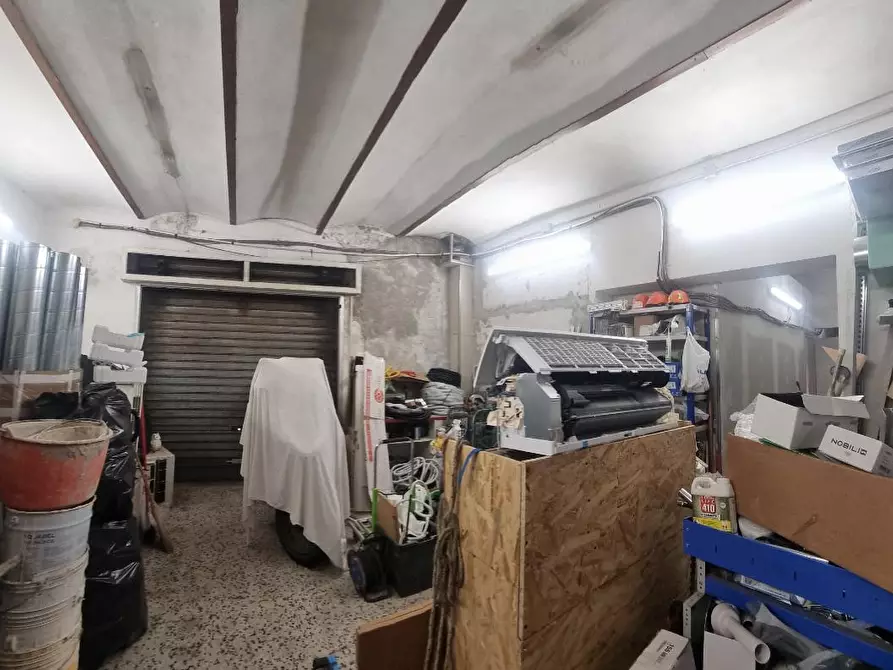 Immagine 16 di Capannone industriale in vendita  a Livorno