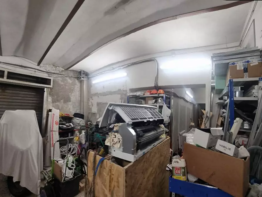 Immagine 13 di Capannone industriale in vendita  a Livorno