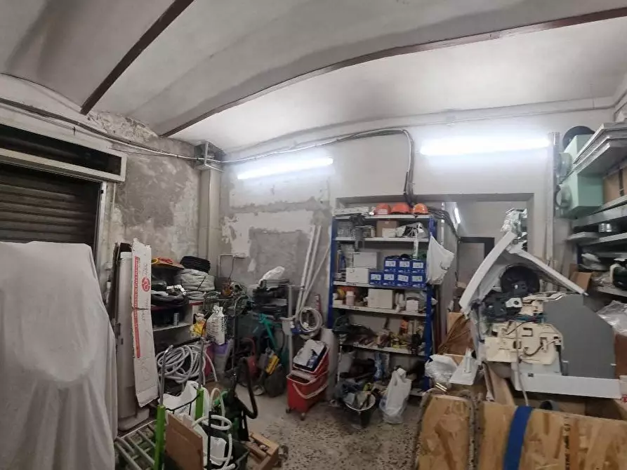 Immagine 18 di Capannone industriale in vendita  a Livorno