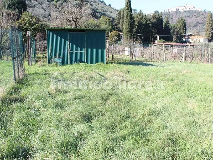 Immagine 5 di Deposito in vendita  a Capannori