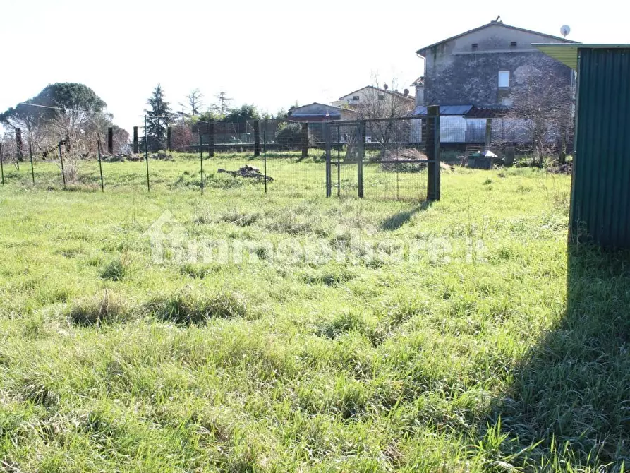 Immagine 3 di Deposito in vendita  a Capannori