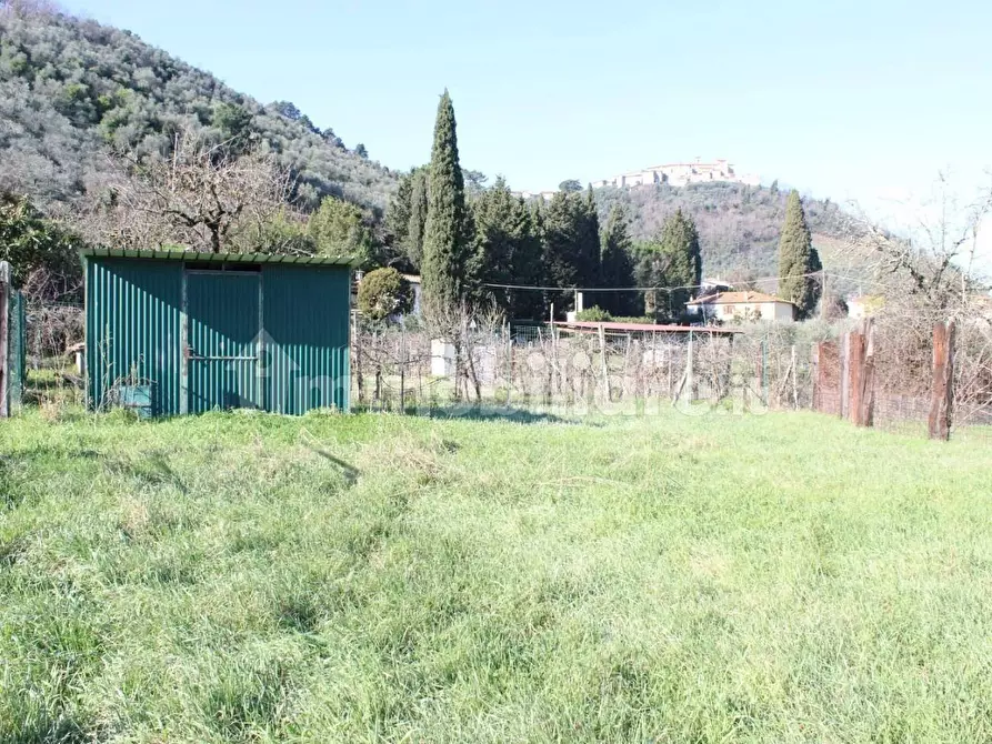 Immagine 4 di Deposito in vendita  a Capannori